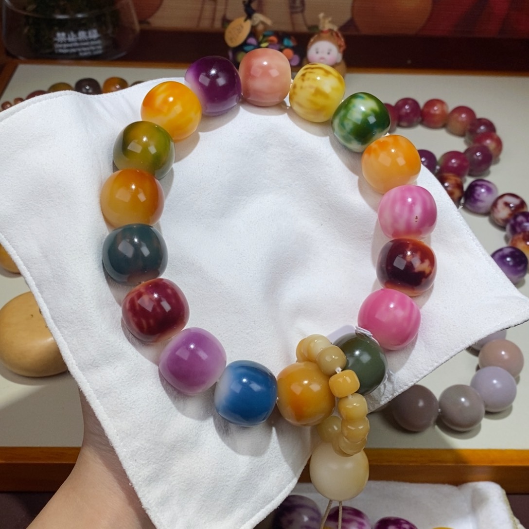 手串白玉菩提22中瑕疵手持