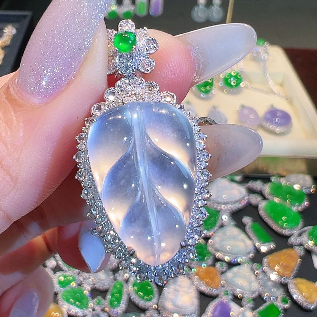 翡翠吊坠(不含链)18K金镶嵌翡翠