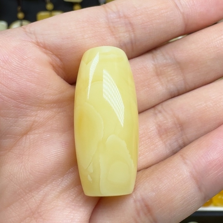 蜜蜡未镶嵌珠宝奇石