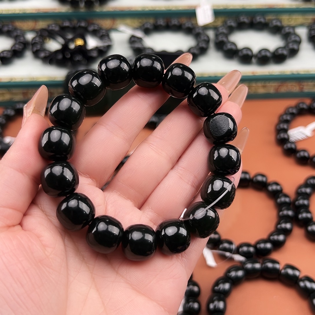 沧***笑和田玉未镶嵌手串