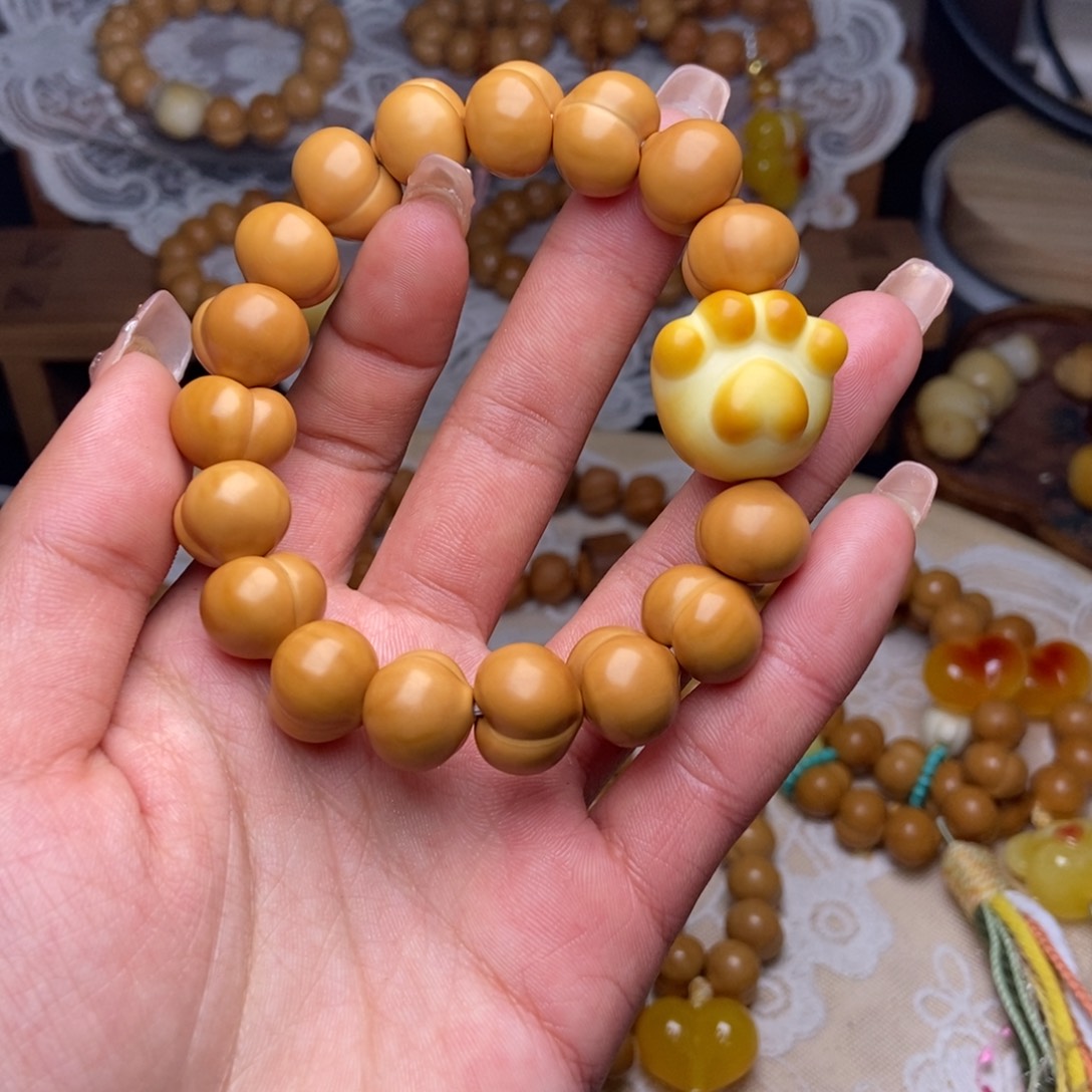 木质类屁桃手串高定14