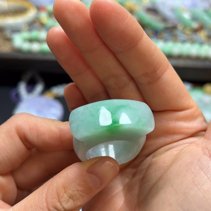 翡翠戒指未镶嵌戒指