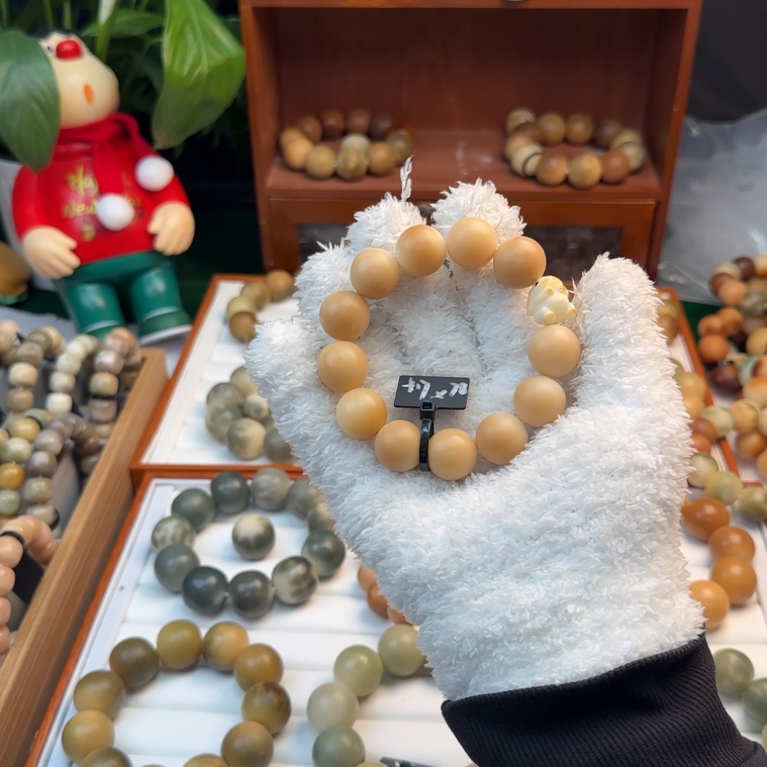 菩提根/象牙果手串卡17干磨瑕疵款奶茶粉抱抱兔