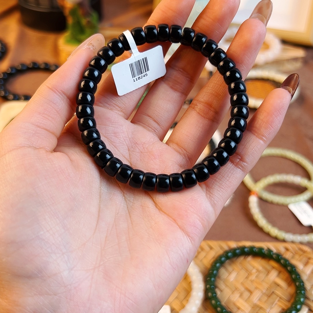 I***K和田玉未镶嵌手串