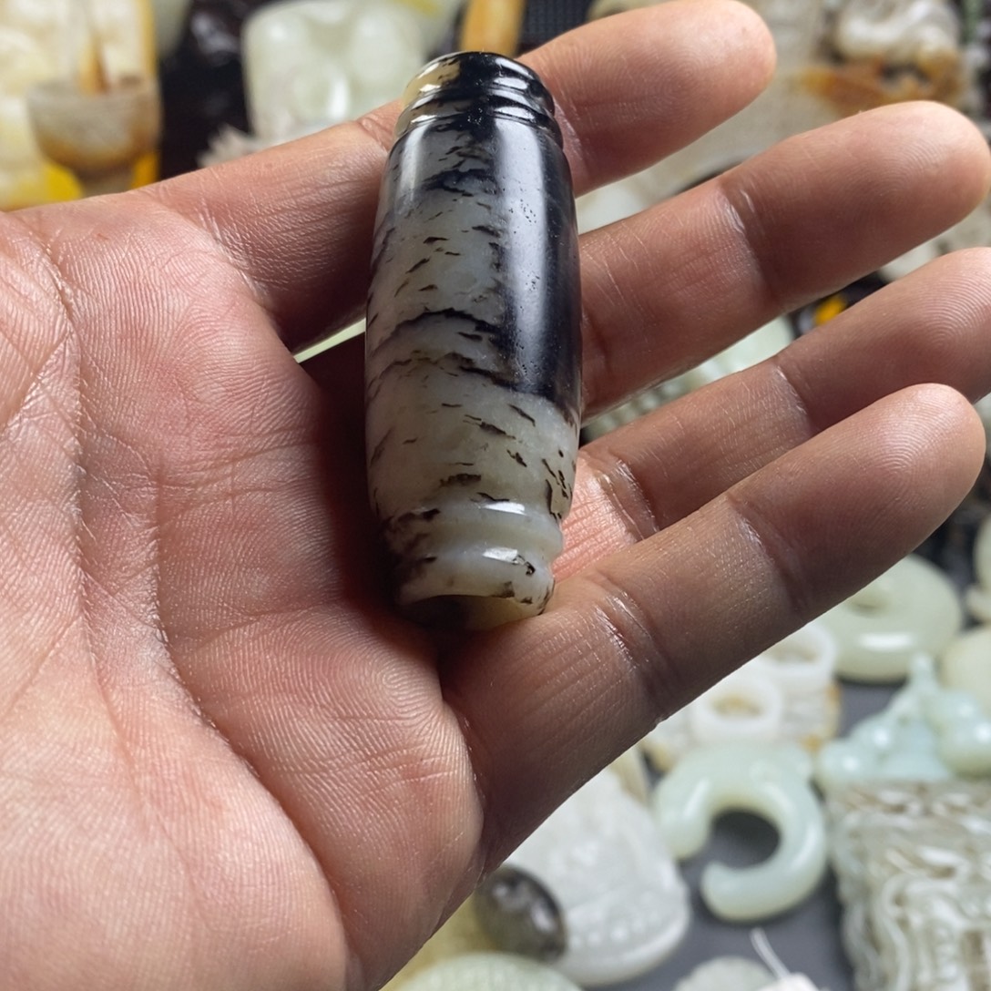 用***1和田玉（糖玉）未镶嵌颈饰