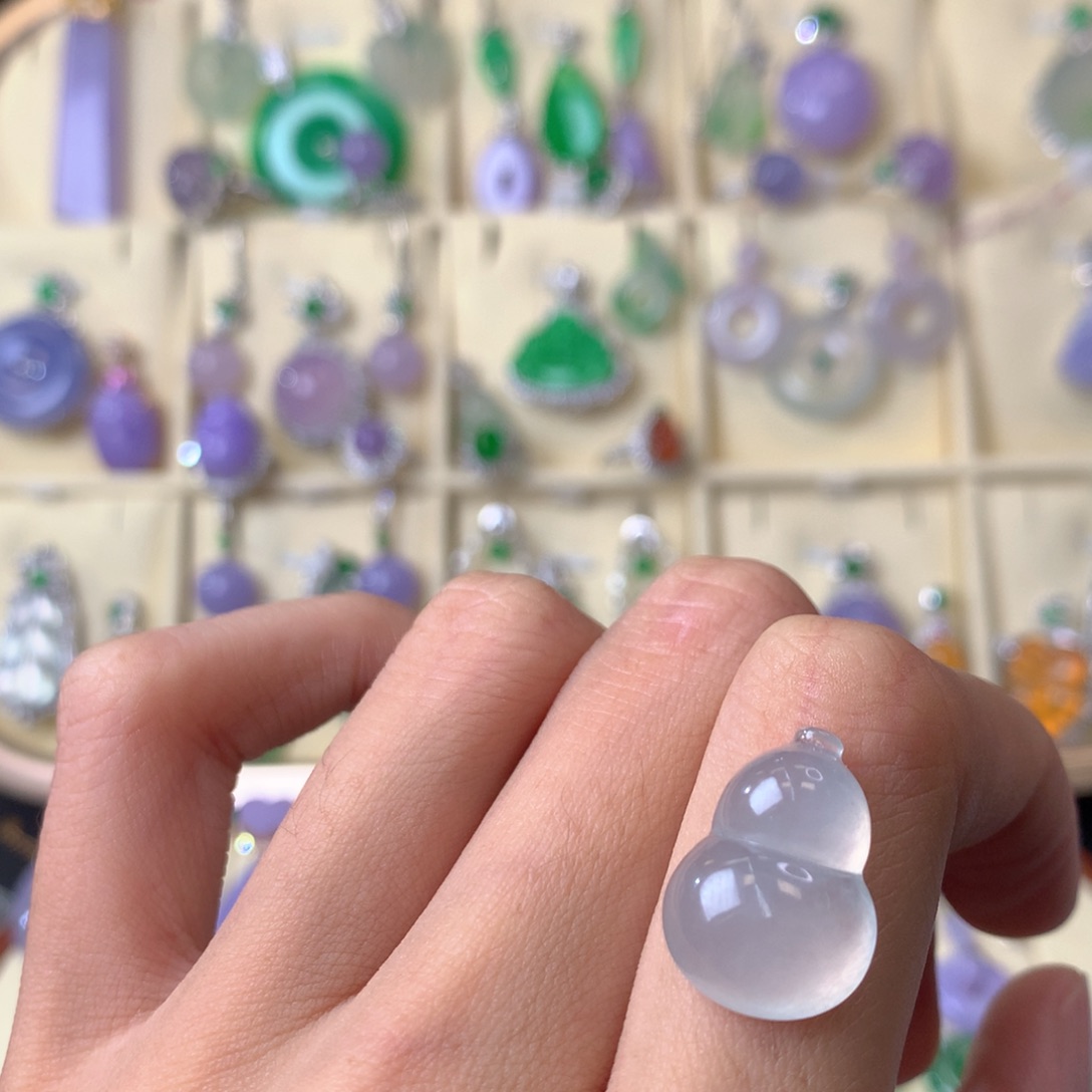 翡翠颈饰未镶嵌裸石