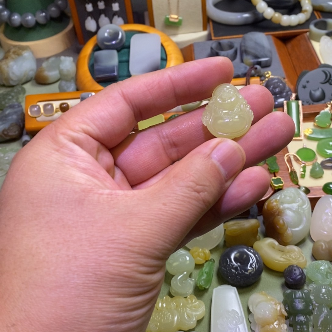 和田玉颈饰未镶嵌