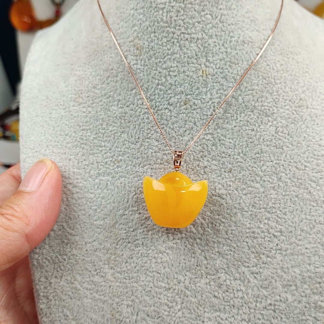 蜜蜡吊坠(赠链)18K金镶嵌