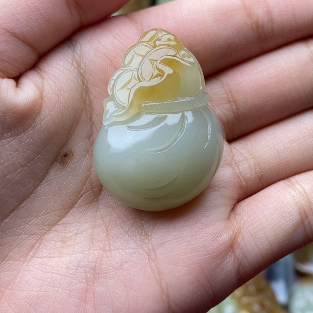 项链未镶嵌和田玉（糖玉）