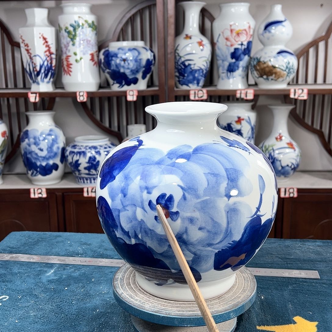 摆件景德镇陶瓷石青牡