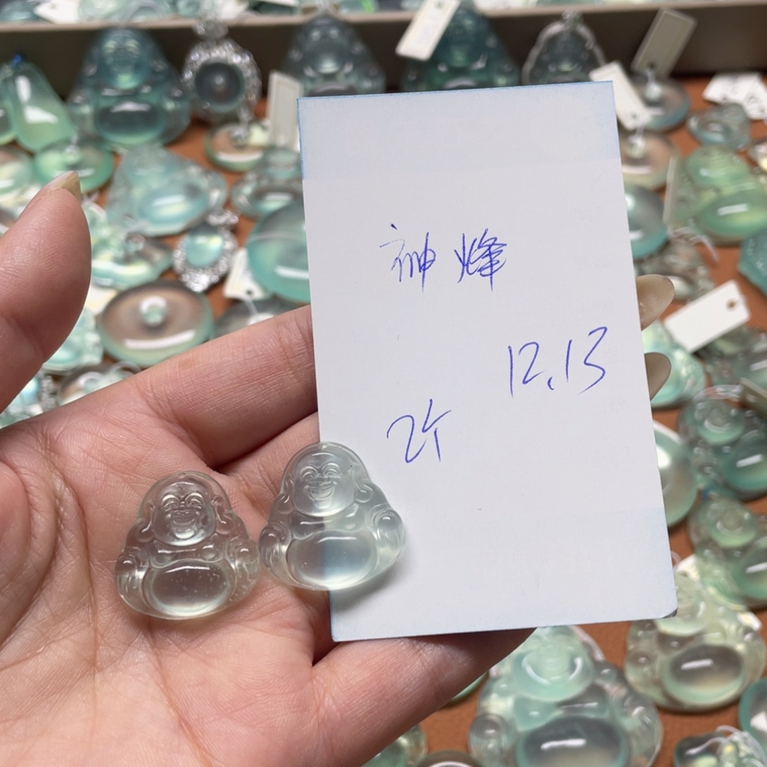 神***c蛇纹石玉未镶嵌颈饰