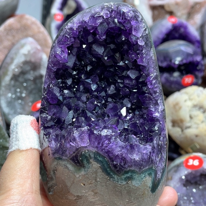 水晶摆件未镶嵌捡漏