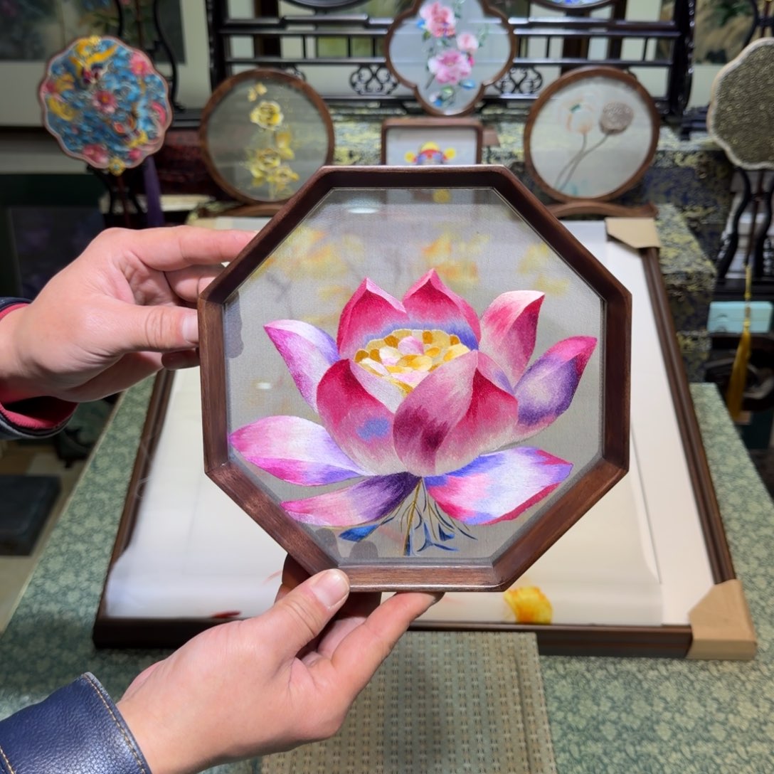 刺绣手工苏绣工艺异色精品