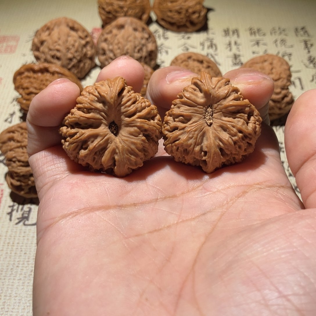 文玩核桃把件你**何南疆石天残35尺全品不面试