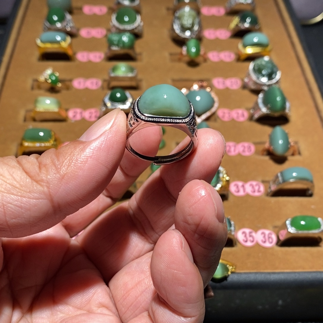 和田玉未镶嵌戒指