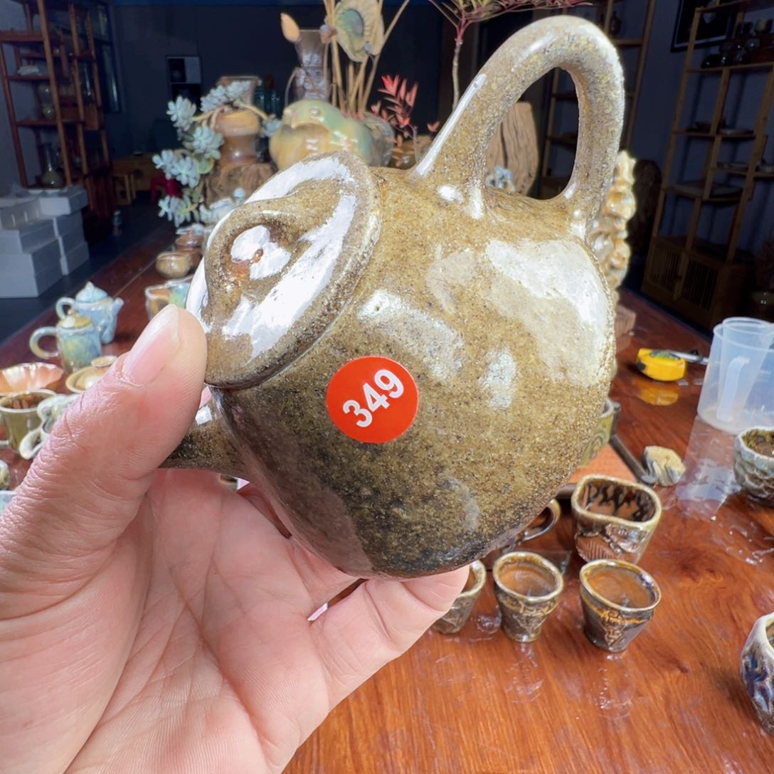 杯未**到349号杨老师手捏壶