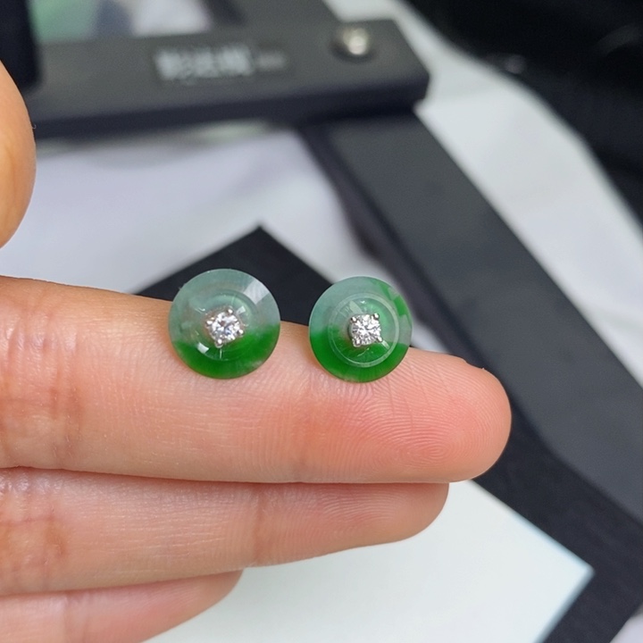 翡翠18K金镶嵌耳饰设计款扣子耳钉