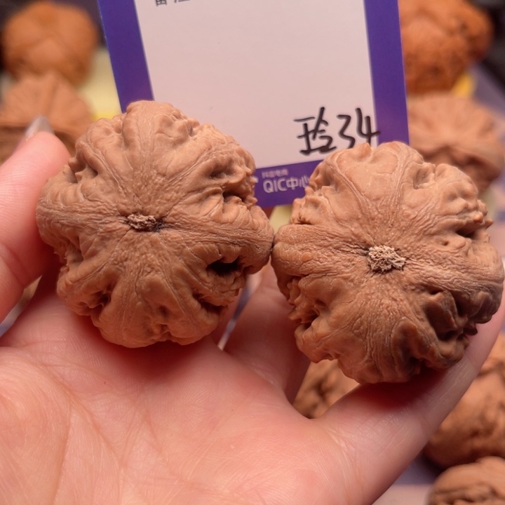 文玩核桃把件啊****哈文玩核桃34