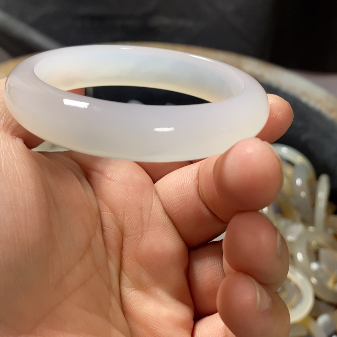 ；***呵玛瑙/玉髓未镶嵌手镯