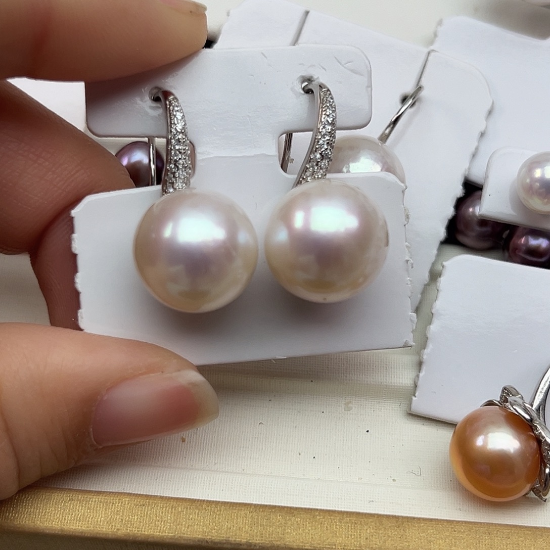 淡水珍珠银S925镶嵌耳饰