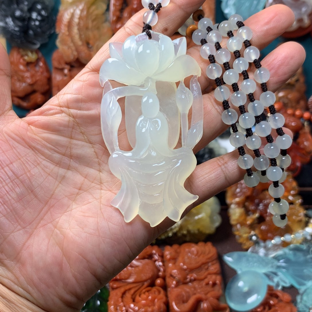 蛇纹石玉挂坠未镶嵌