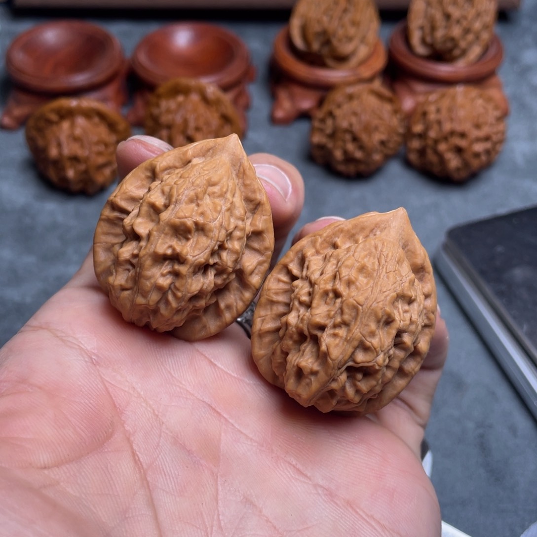 文玩核桃吊坠大红袍35尺全品无修