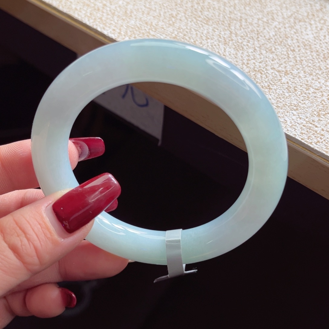 翡翠手镯未镶嵌手镯