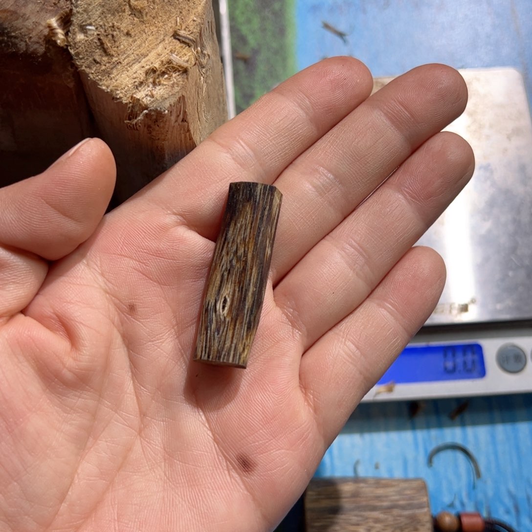 沉香吊坠白棋素牌2.9克