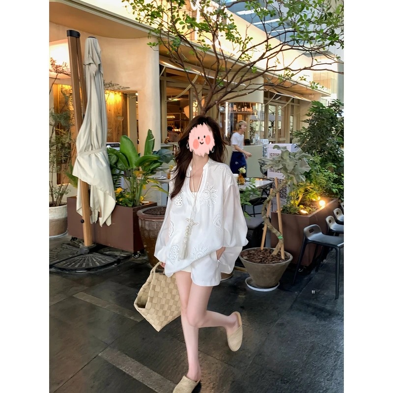 小众休闲设计感镂空刺绣圆领宽松衬衫上衣短裤套装纯欲慵懒风女装