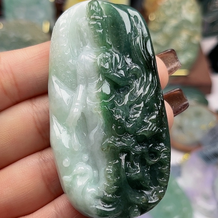 翡翠未镶嵌颈饰挂件