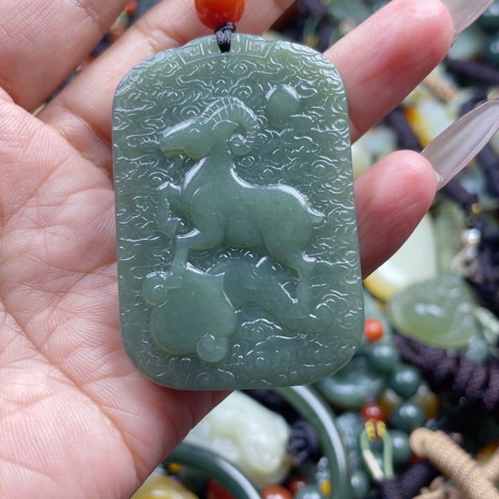 和田玉颈饰未镶嵌双面