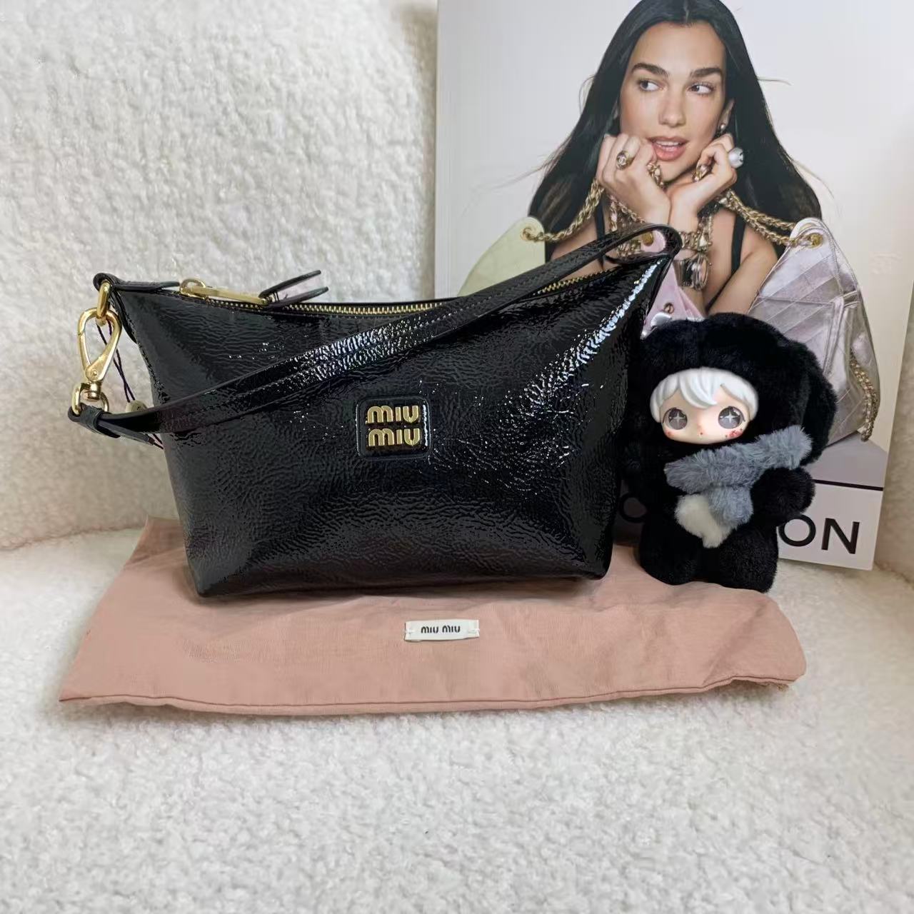 99新 MIU MIU/缪缪 壹臻/黑金油蜡皮hobo 37559893