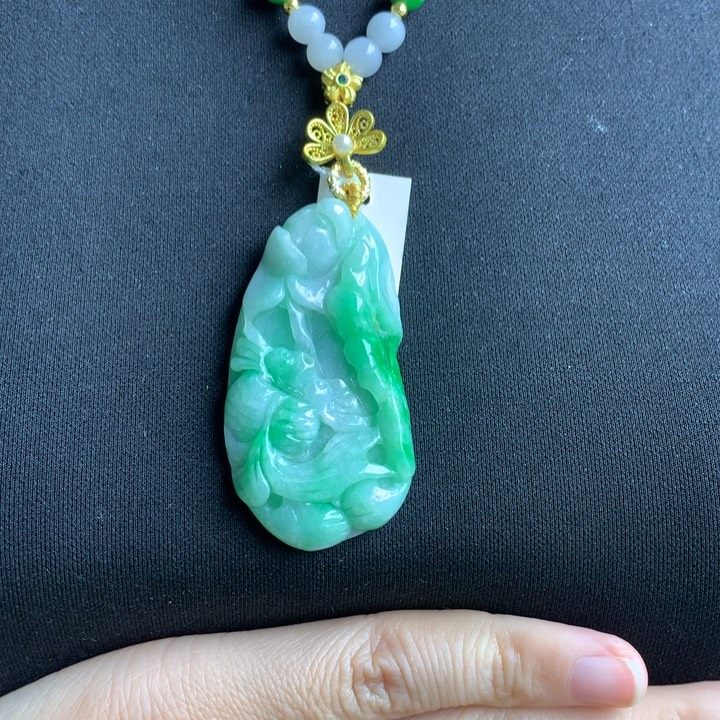 翡翠颈饰未镶嵌翡翠