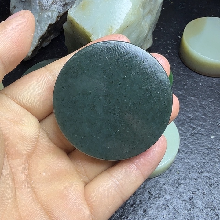 和田玉（糖玉）未镶嵌珠宝奇石