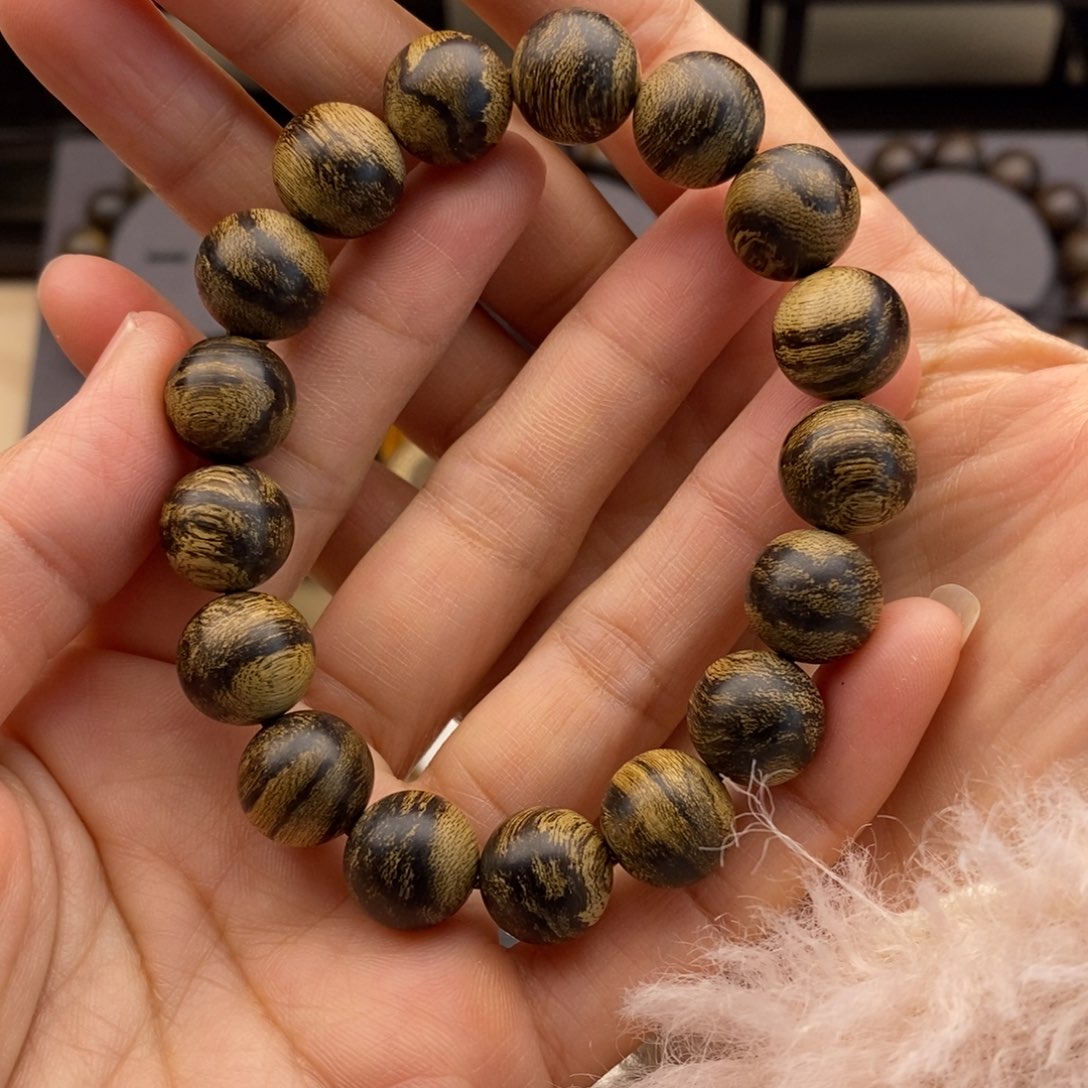沉香手串S****t越南芽庄白棋瘤疤1.2