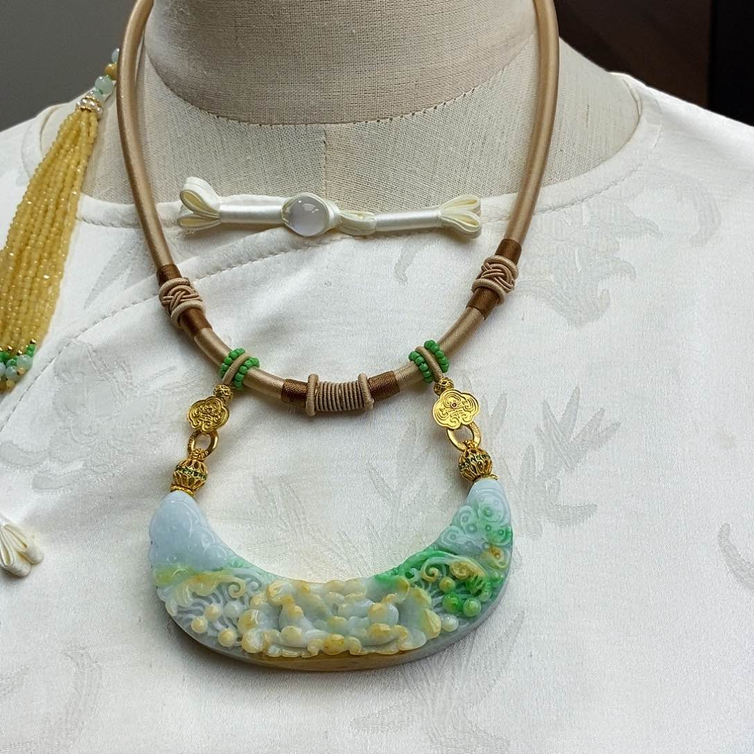 翡翠颈饰未镶嵌天然