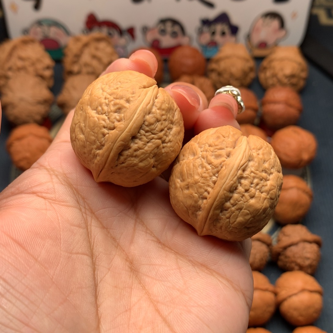 文玩核桃把件鸽子蛋