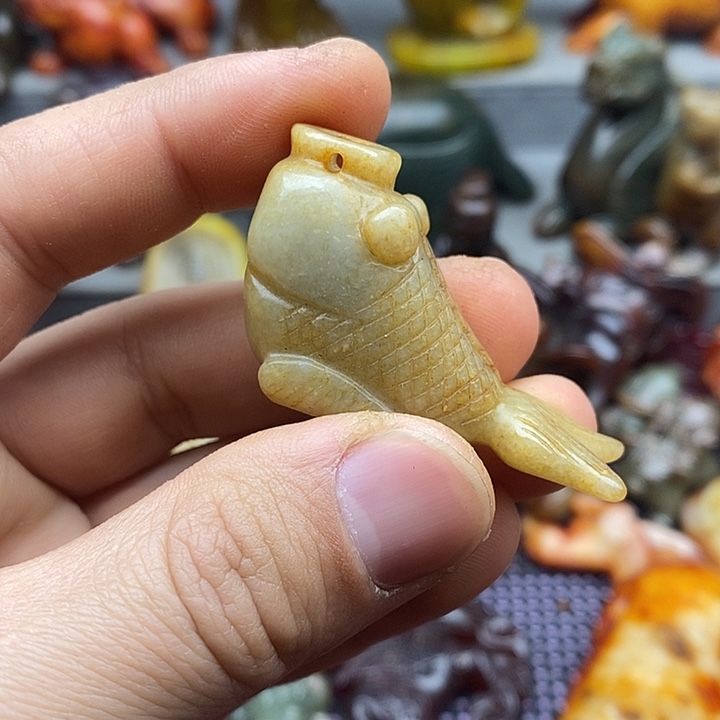 未镶嵌蛇纹石玉颈饰