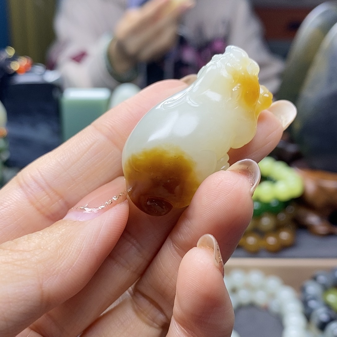 和田玉（糖玉）颈饰未镶嵌