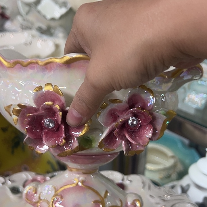 瓷片瑕。。。，。。。。。。。。。。