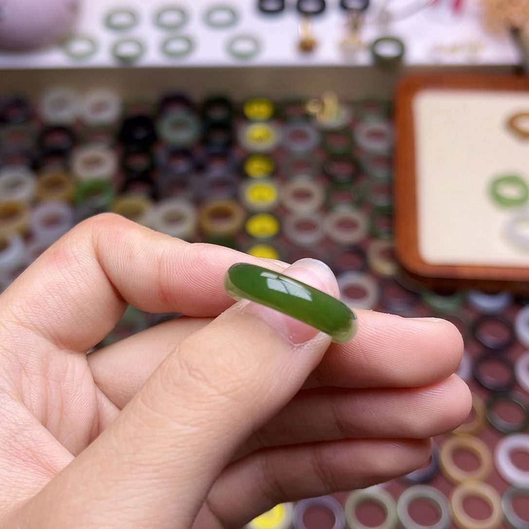 和田玉戒指未镶嵌14码 一口翠