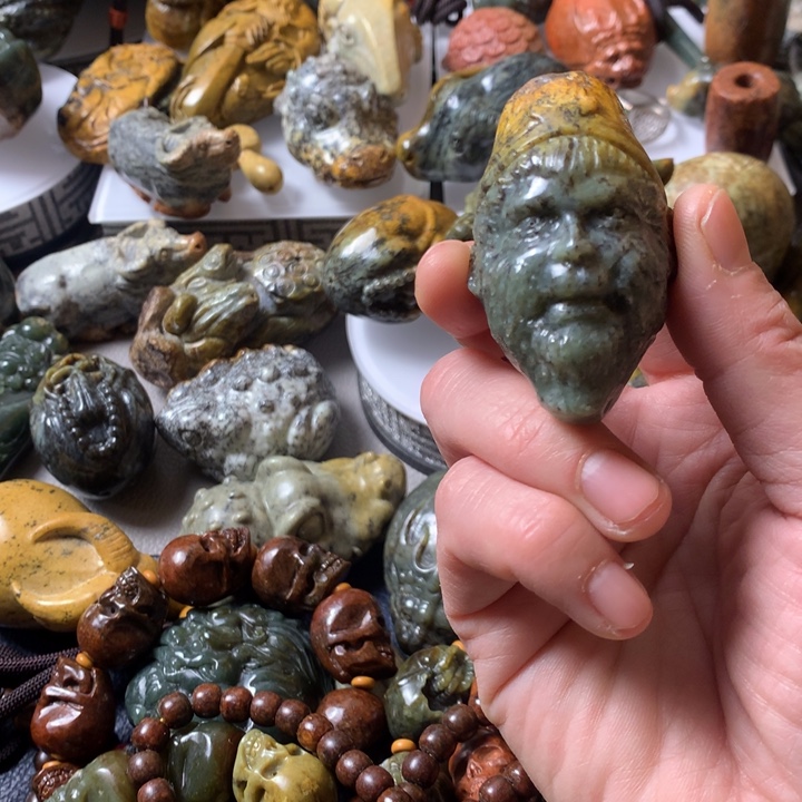 岫岩河磨玉（透闪石质玉）手链未镶嵌逗*