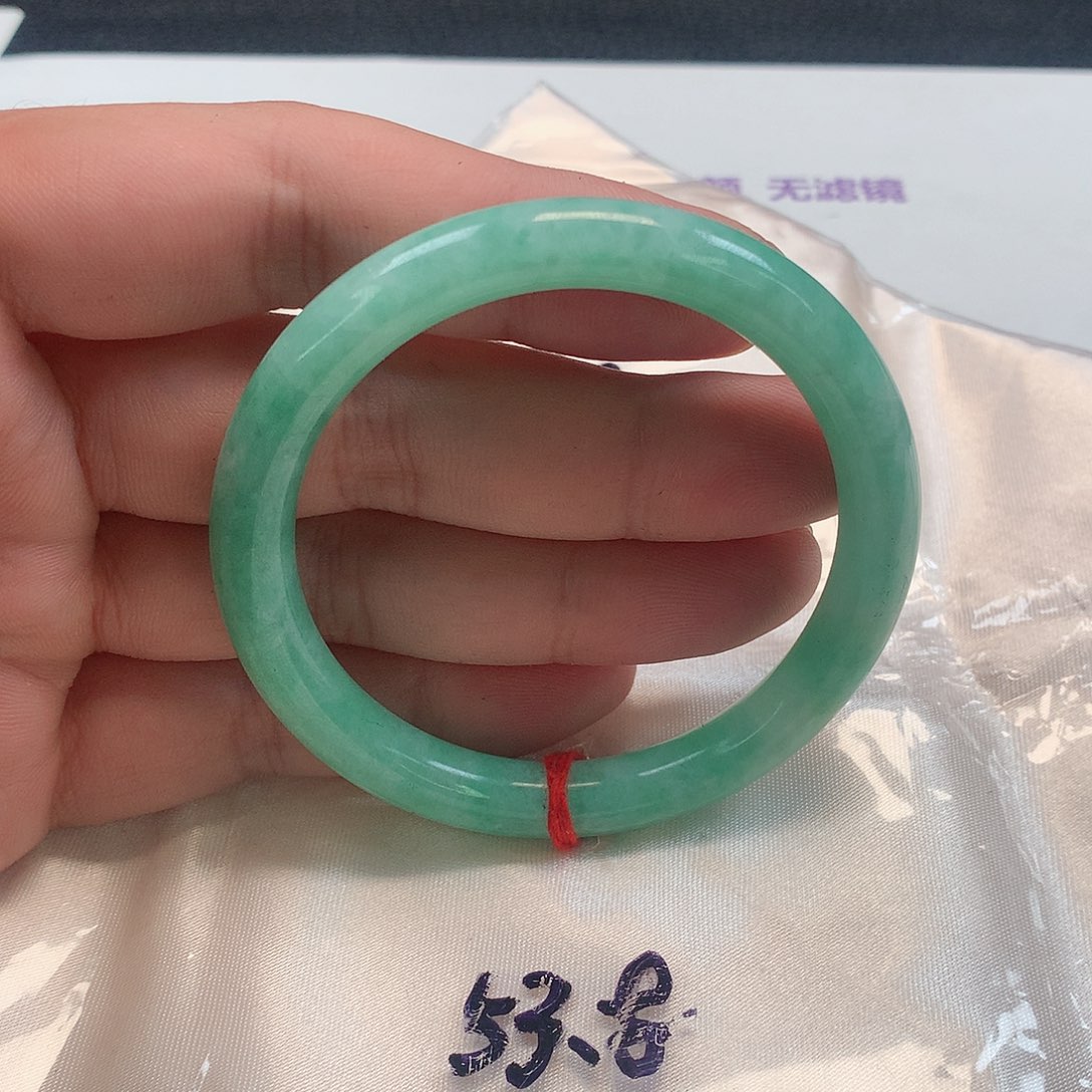 翡翠手镯（圆镯）未镶嵌257号