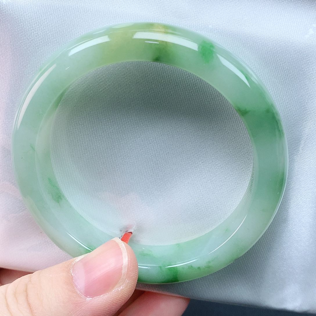 翡翠手镯未镶嵌52圈