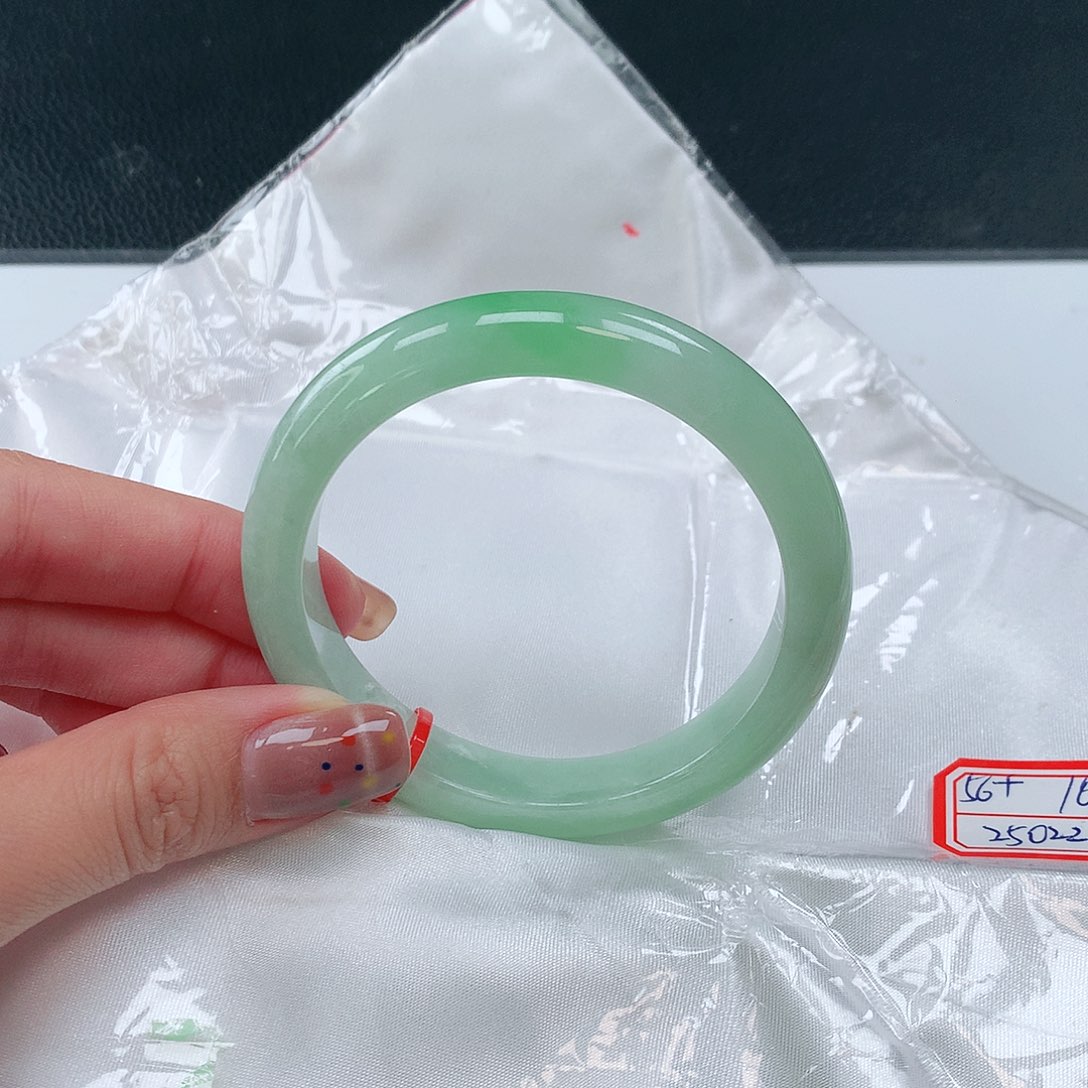 未镶嵌手镯翡翠223