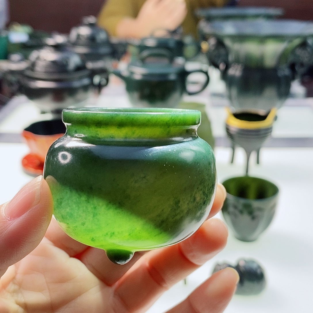 和田玉（青玉）摆件未镶嵌香炉