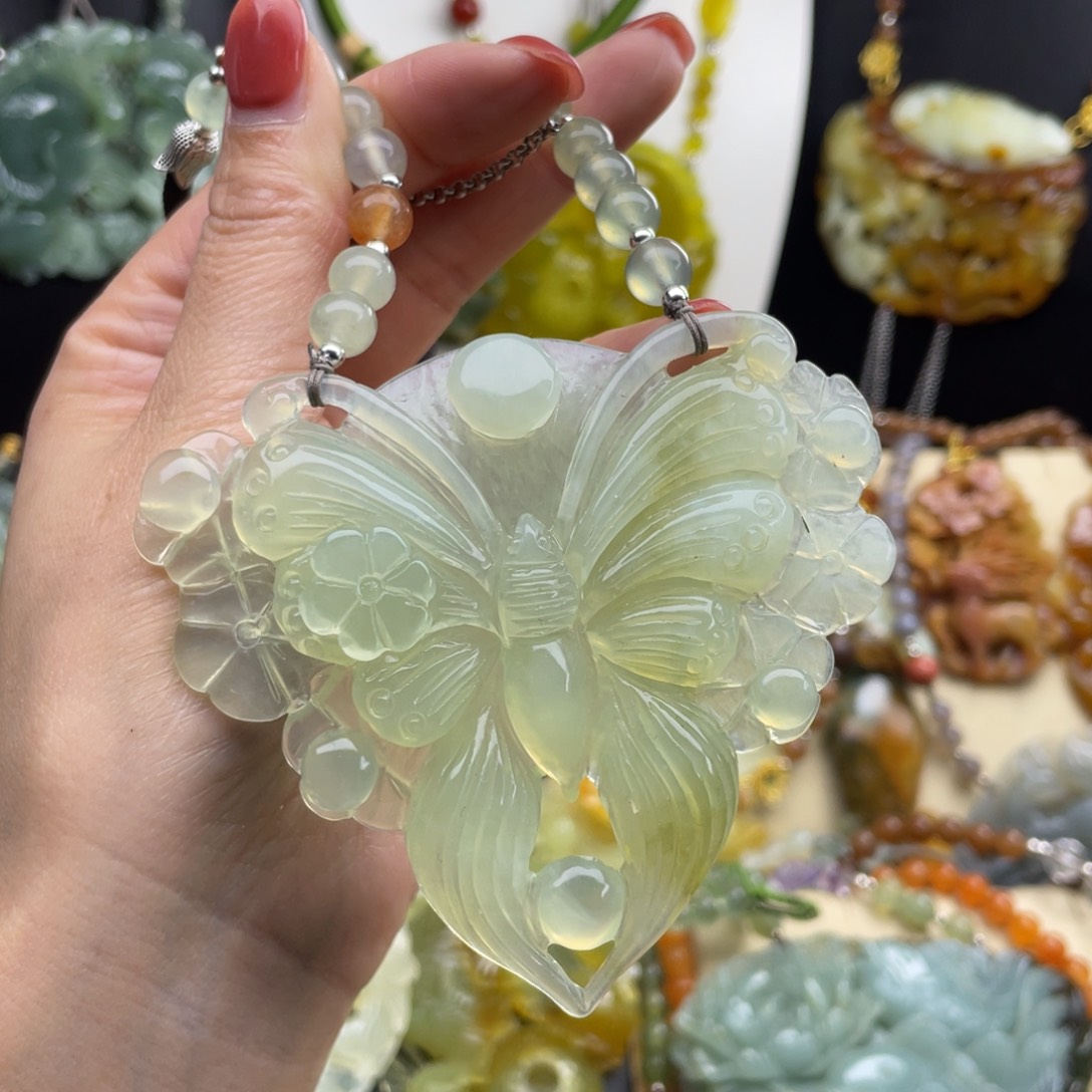 未镶嵌蛇纹石玉颈饰