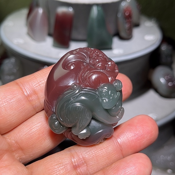 王***贵玛瑙/玉髓未镶嵌颈饰