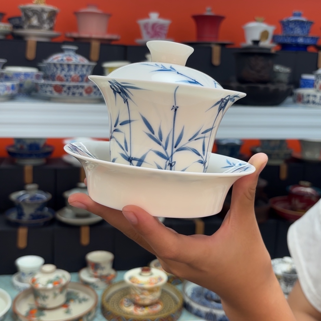 茶具也不给钱呢还是什么