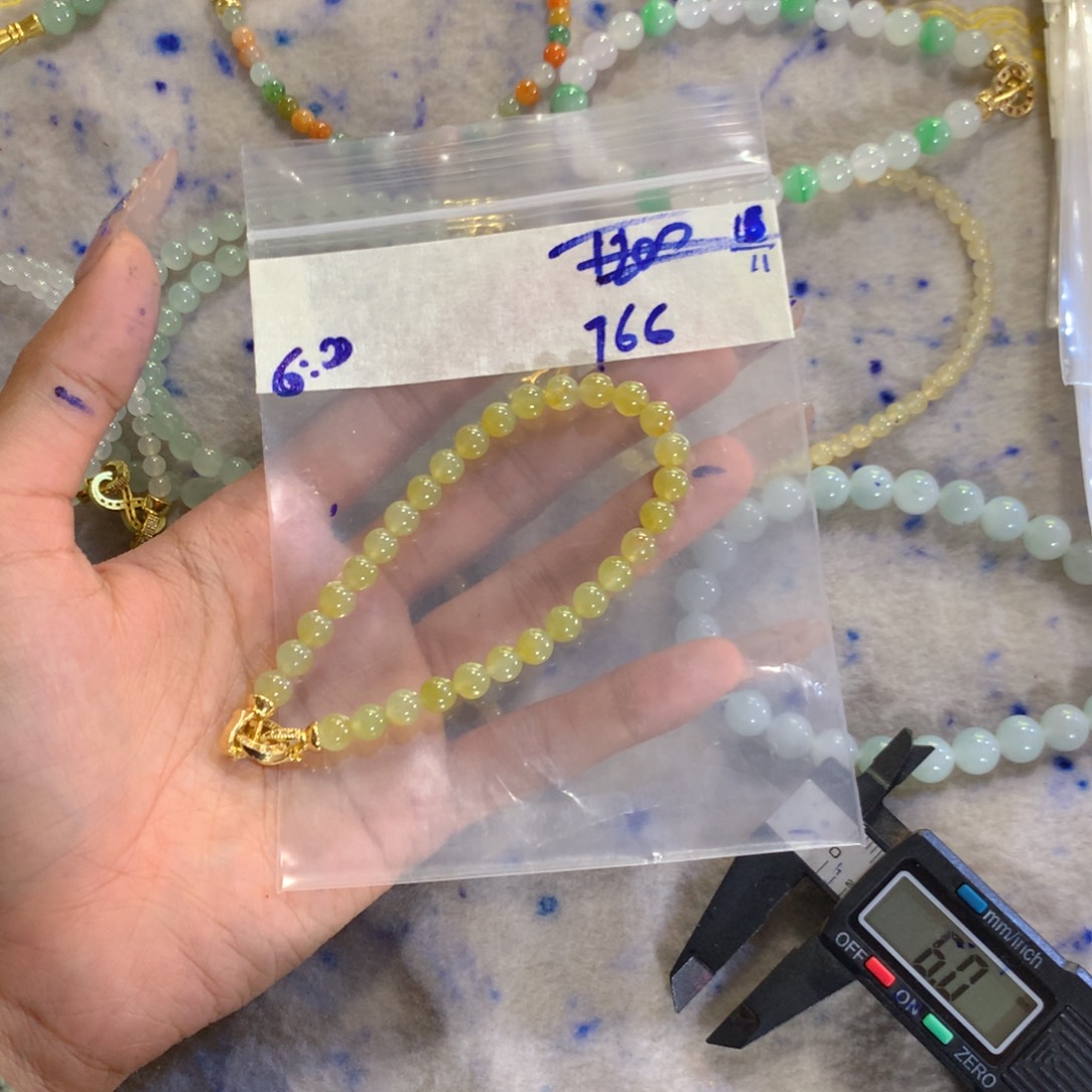 定制翡翠未镶嵌天然缅甸翡翠多样性